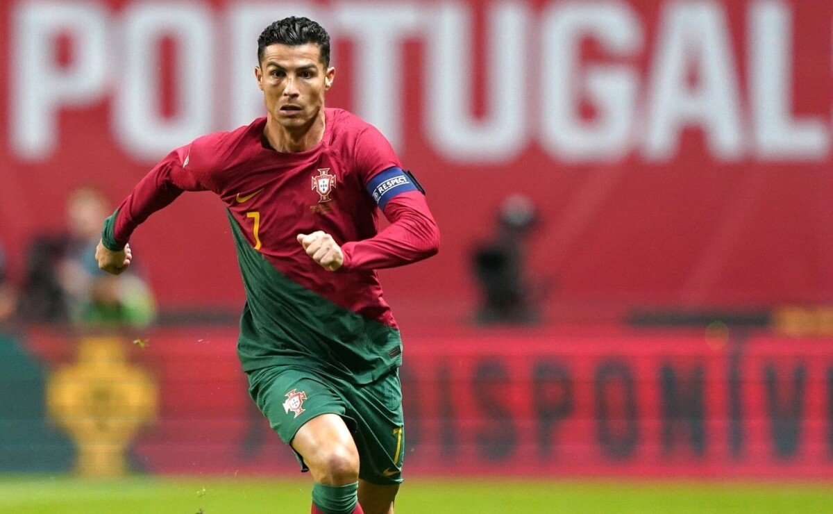 Les footballeurs qui dominent le terrain de la mode en 2024