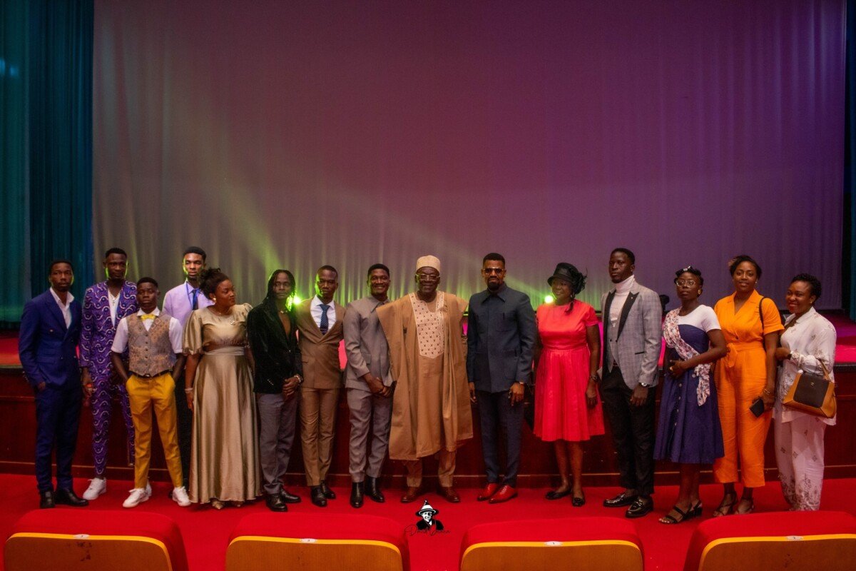 Photo de Fin Edabo 2024 - Avec le Ministre Abdoulaye Bio Tchané et tous les Humoristes qui ont presté