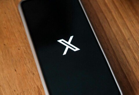 Révolution de l’IA : L'ancien Twitter(xAI) et X fusionnent.