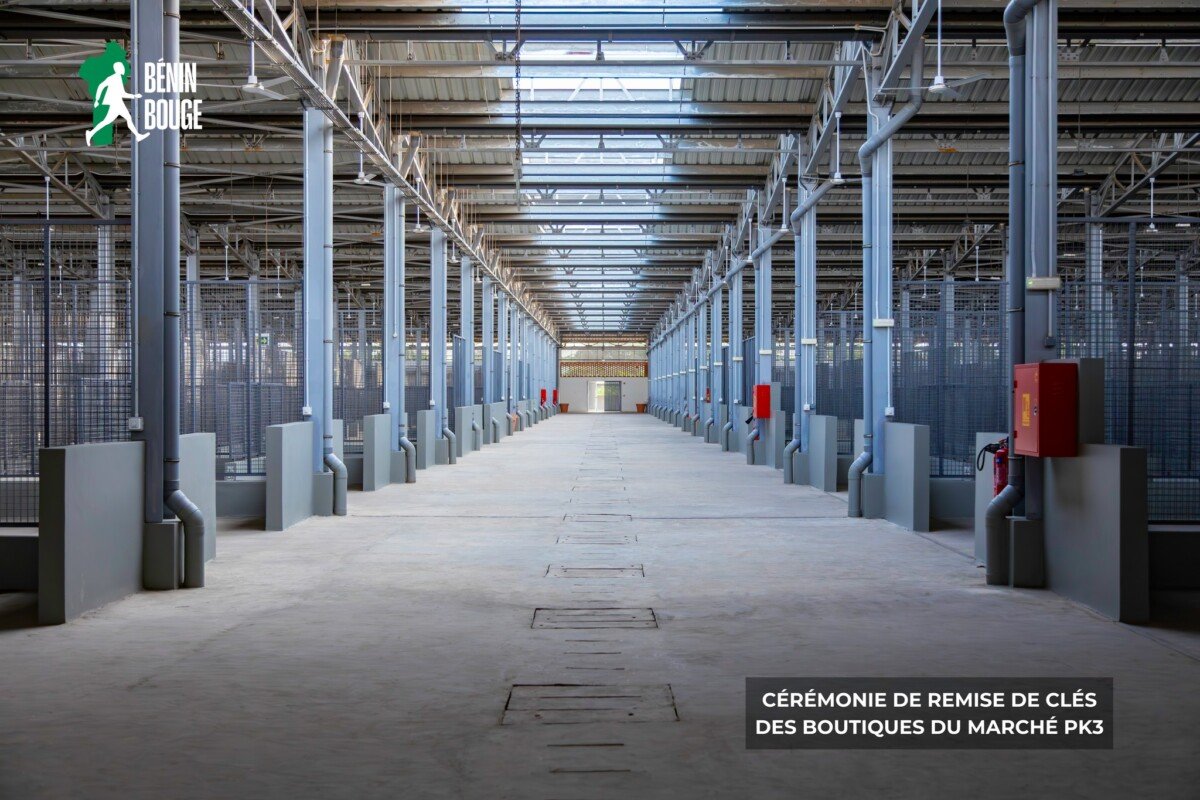 Image de l'intérieur du marché PK3 de Cotonou (Le nouveau Missebo), image de Bénin Bouge. 