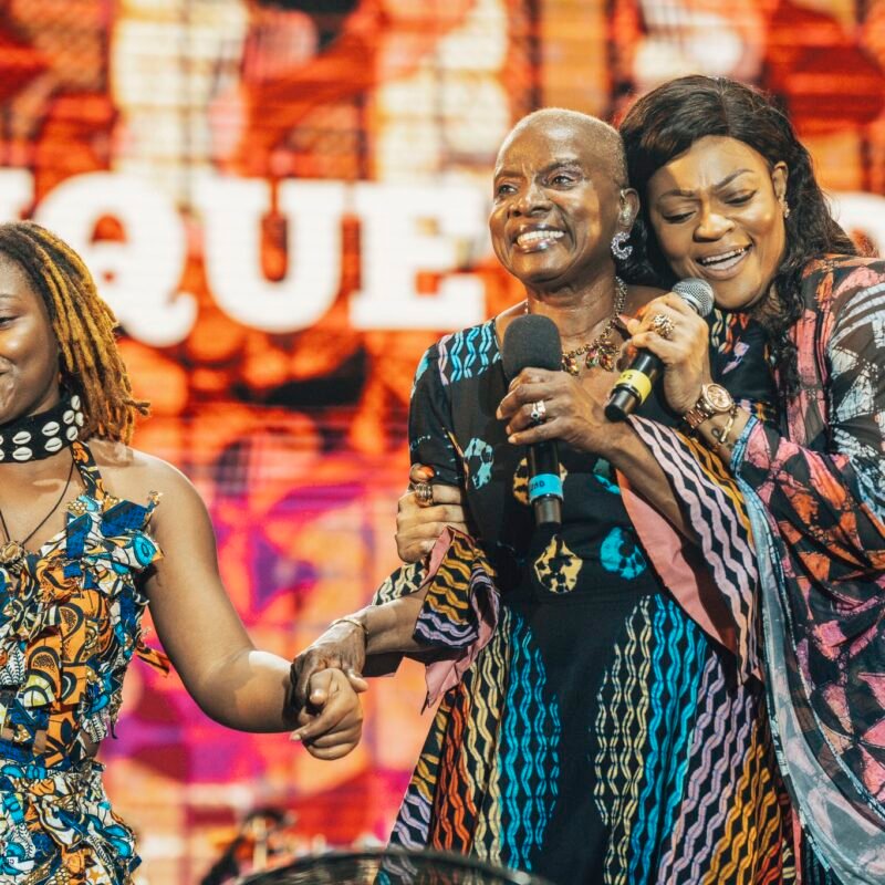 Angélique Kidjo sur scène lors d'une édition des Vodun Days à Ouidah